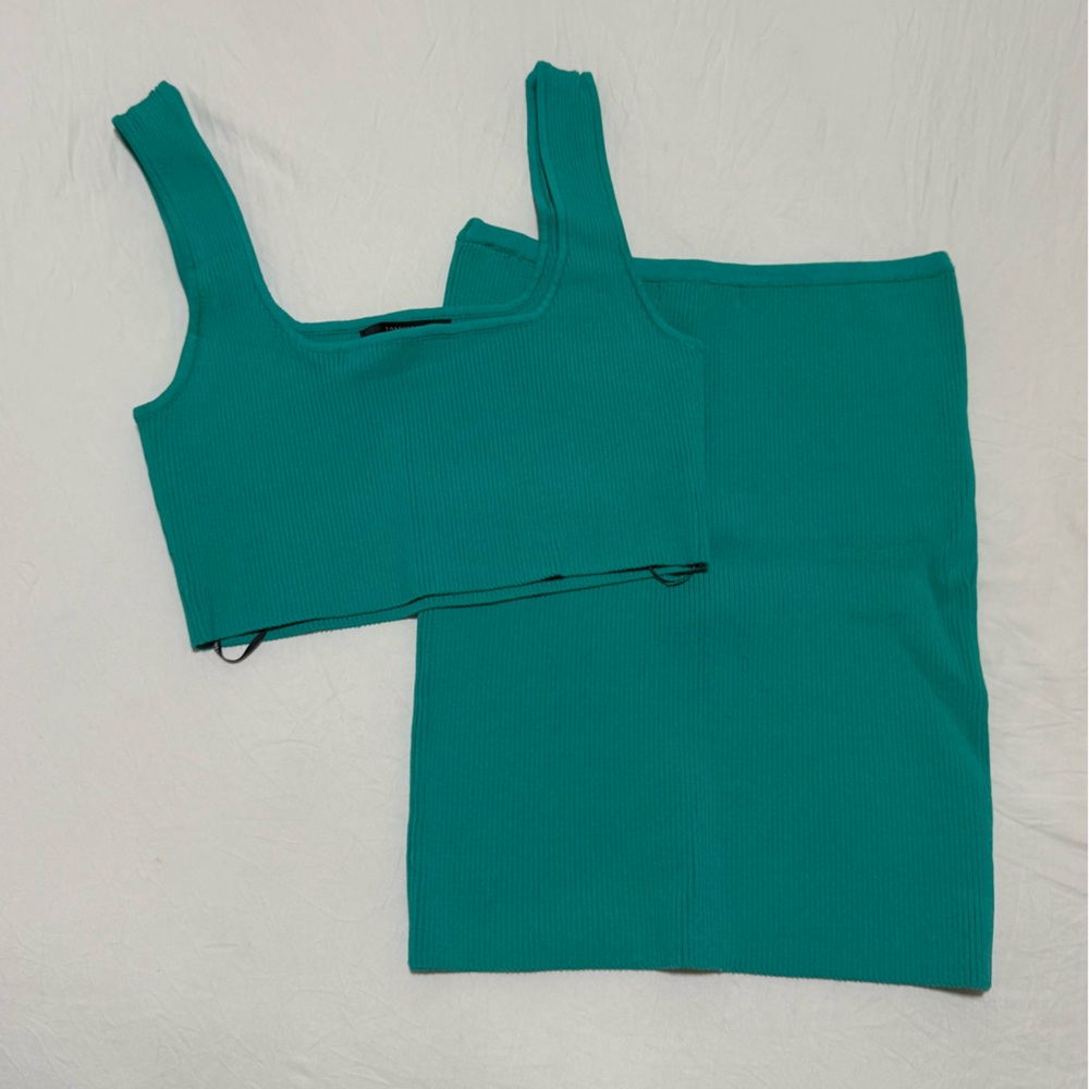 Green Sleeveless Women's Top